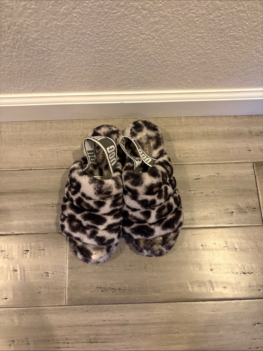 UGG Leopard Faux Fur Slide Slippers - Black and Gray